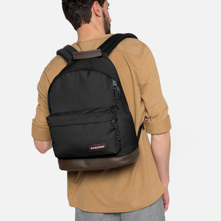 Sac à Dos Wyoming Eastpak Noir - restistant et stylé EK000811-008 Sac à Dos Wyoming Eastpak Noir - restistant et stylé EK000811-008