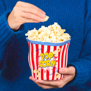 Popcorn Ceramic Bag by Bitten - La vase, qui fait vide poche et pot en mode cinéma