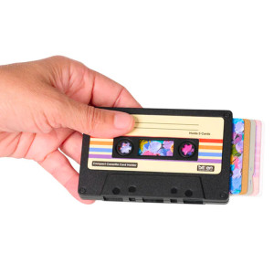 Porte-cartes Cassette Noir - Bitten - La K7 audio pratique qu'on a toujours dans la poche