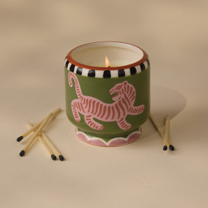 Paddywax - Bougie parfumée Tiger - parfum Cèdre noir & Figue – collection Adopo - Pour une maison à l'ambiance sauvage !
