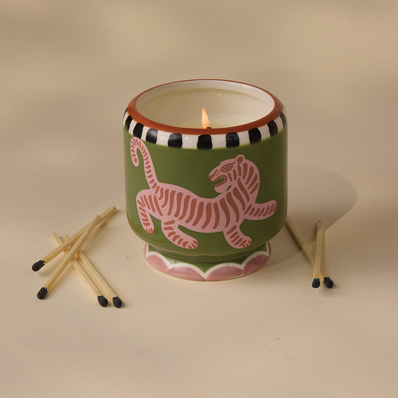 Paddywax - Bougie parfumée Tiger - parfum Cèdre noir & Figue – collection Adopo - Pour une maison à l'ambiance sauvage !