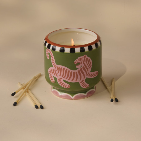 Paddywax - Bougie parfumée Tiger - parfum Cèdre noir & Figue – collection Adopo - Pour une maison à l'ambiance sauvage ! Paddywax - Bougie parfumée Tiger - parfum Cèdre noir & Figue – collection Adopo - Pour une maison à l'ambiance sauvage !