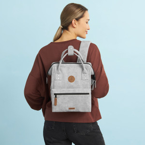Sac Cabaia Adventurer Reims Small - Couleur gris et cuir effet Nubuck, c'est chic !