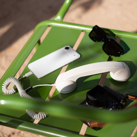 Pop Phone Sandstone de Native Union - accessoire connecté en port  USB C - Design  et vintage