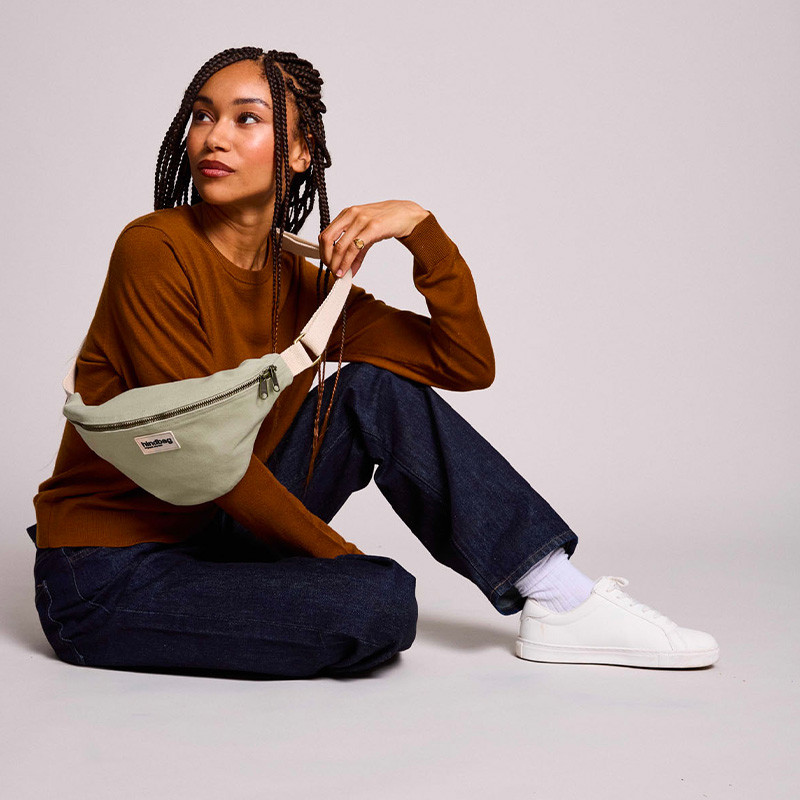 Banane Olivia Hindbag en coton vert argile - portée en bandoulière - Sac mixte Homme & Femme