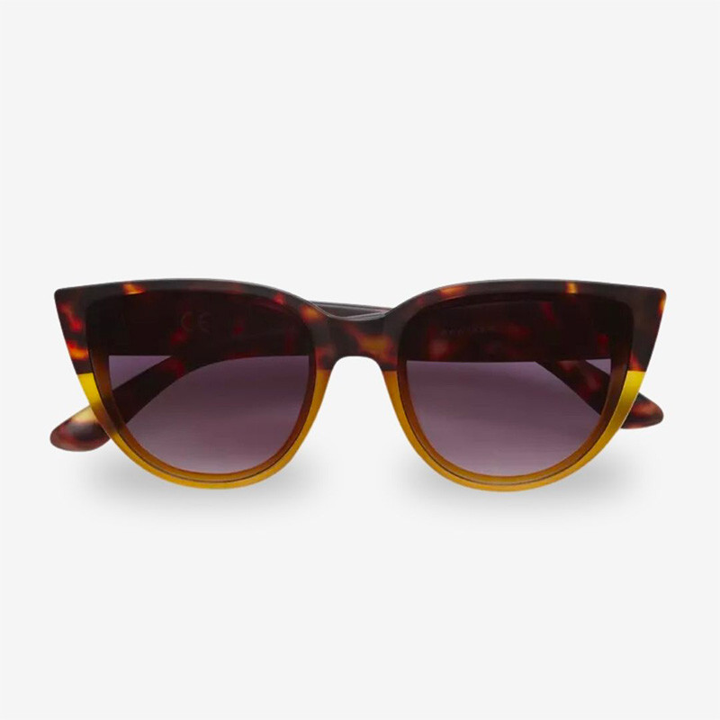 OKKIA Sylvia, les lunettes de soleil au style Cat Women