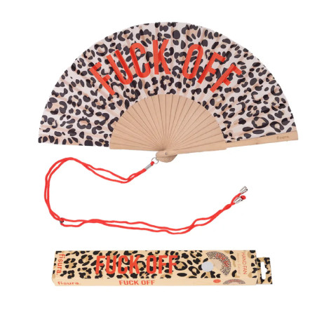 "FUCK OFF LEOPARD" de Fisura, Une Collection d'éventails Fisura aux couleurs vives et slogans décalés.