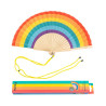 ARC EN CIEL - Collection d'éventails Fisura aux couleurs vives et slogans décalés.