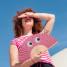 Éventail Fisura "PINL EYES" : design original, parfait pour les vacances et événements estivaux.