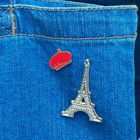 Life in Paris by Les Imprimeuses, un double Pin’s sur l'art de vivre parisien.