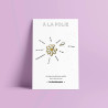 Double Pin’s Marguerite À la Folie Les Imprimeuses, fleur délicate et romantique aux couleurs lumineuses.