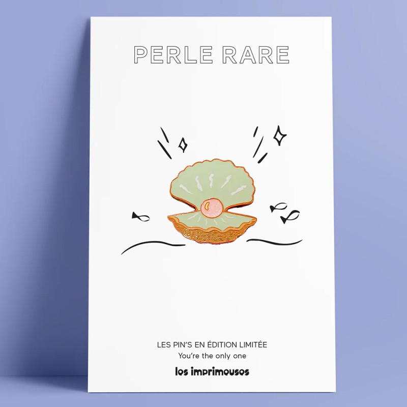Pin’s Perle Rare Coquille Saint-Jacques, c’est le bijou fantaisie inspiré du bord de mer.