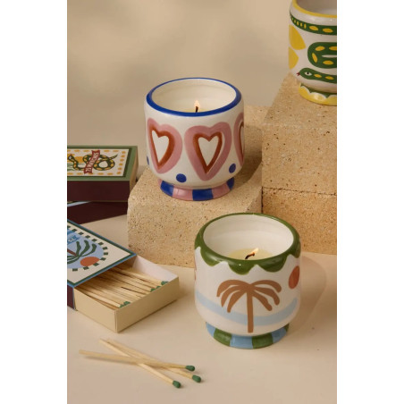 Bougie parfumée A Dopo Rosewood Vanilla Paddywax avec motif cœurs en céramique
