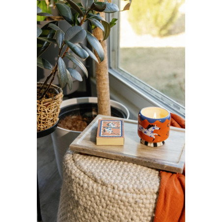 Bougie parfumée Sienna Sunset A Dopo Paddywax avec motif cheval et décor graphique coloré. Paddywax