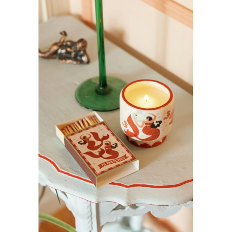 Bougie parfumée Ginger & Teak A Dopo Paddywax avec motif sirène et lune en céramique. Paddywax