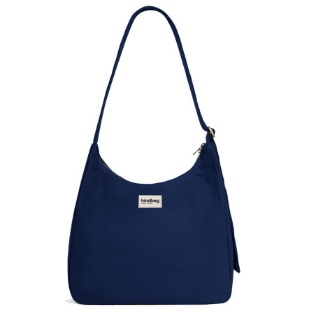 Hindbag - Sac Hobo Claire Navy Alliant style et fonctionnalité, il charme par son design qui mêle élégance et simplicité. Hindbag - Sac Hobo Claire Navy Alliant style et fonctionnalité, il charme par son design qui mêle élégance et simplicité.